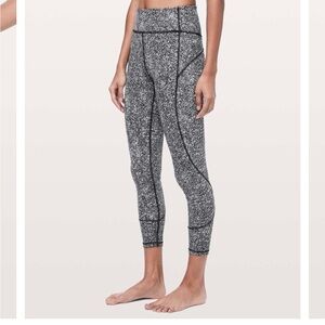 Lululemon In Movement 7/8 Tight 25” *Everlux, Size 4, Diffuse Starlight Black